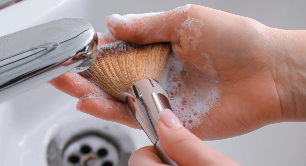 RR-Blog-CleaningMakeupBrushes-scaled.jpg
